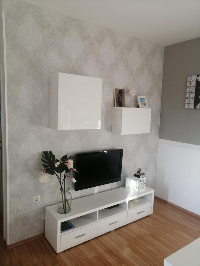 Apartments Karla I Ivano Mandre Luaran gambar