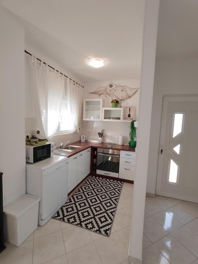 Apartments Karla I Ivano Mandre Luaran gambar