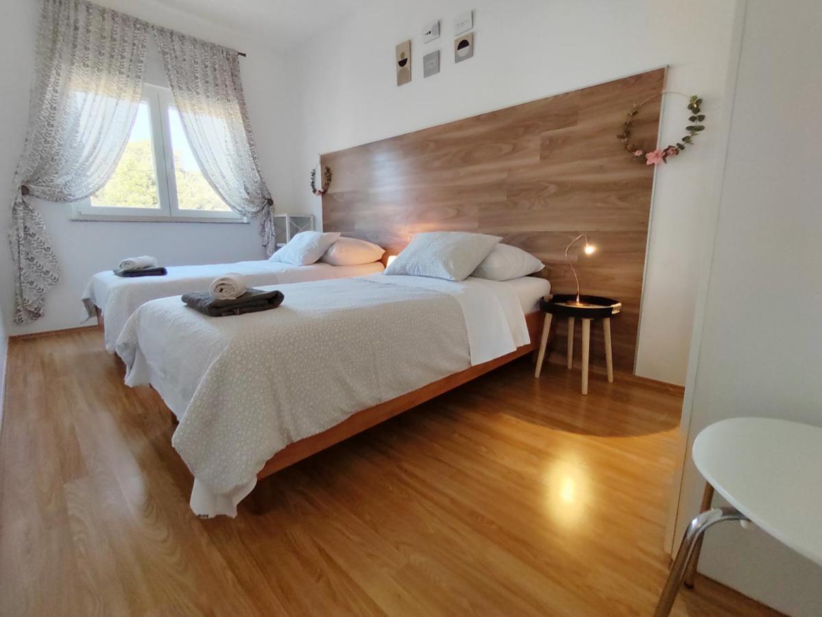 Apartments Karla I Ivano Mandre Luaran gambar