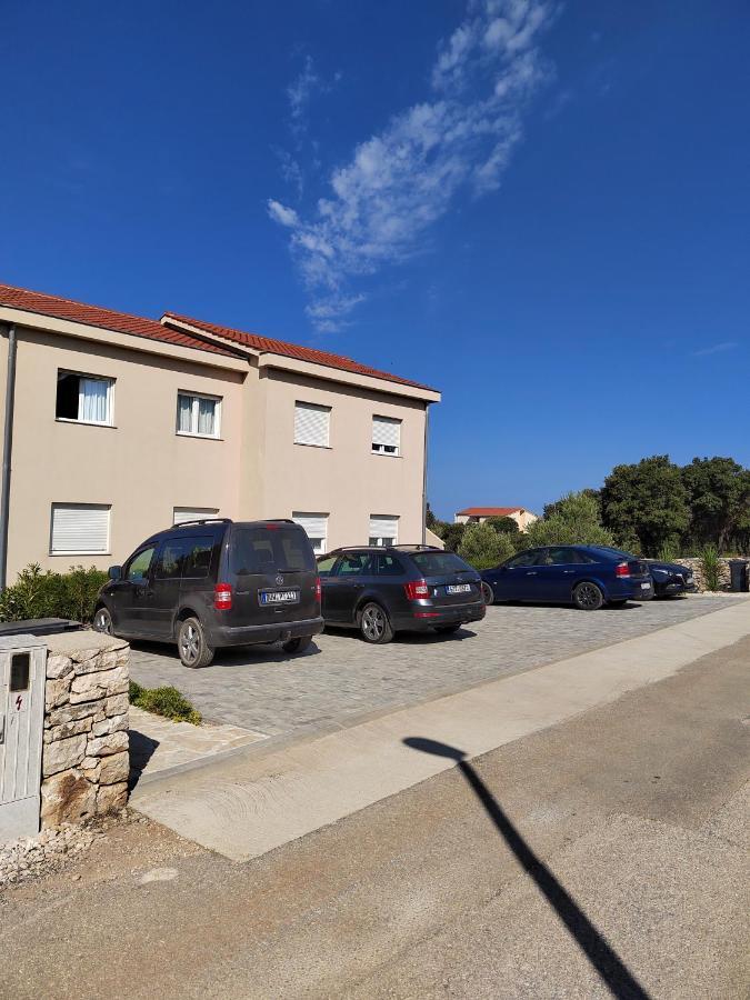 Apartments Karla I Ivano Mandre Luaran gambar