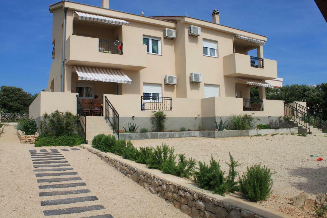 Apartments Karla I Ivano Mandre Luaran gambar